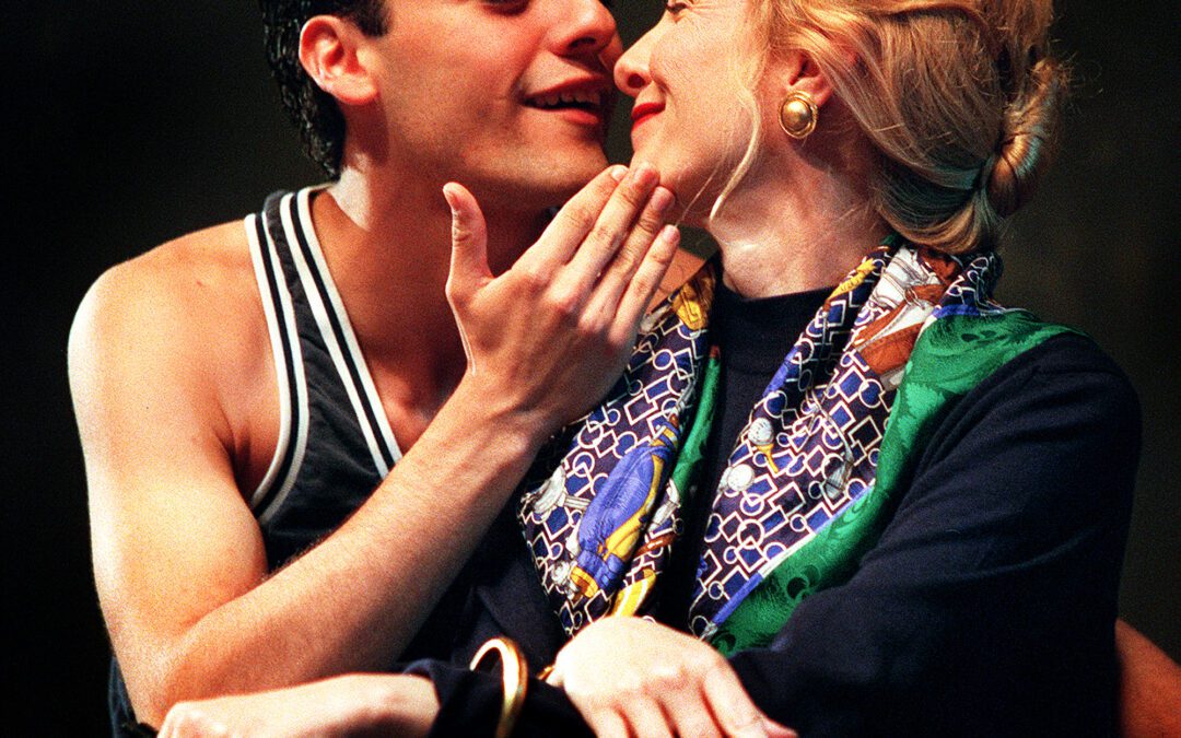 Photo – Praying with the Enemy – 19992000.007_PrayingWithEnemy_RobertDuyos_SFlSunSentinel_5.JPG
